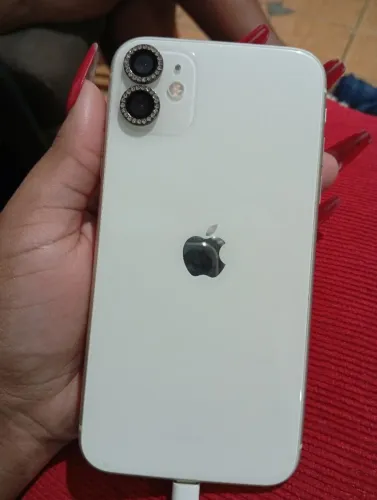 Vendo iPhone + capinhas