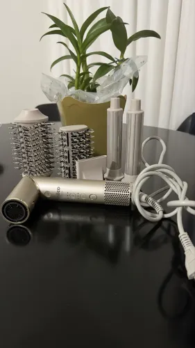 Secador Philco com 3 ponteiras pra secar e 2 ponteiras de babyliss