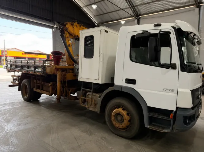 Mercedes-Benz Atego 1719 2013 + Munck 12 Toneladas