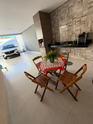 Vendo casa em Nerópolis com 3 quartos 1 suíte com gourmet