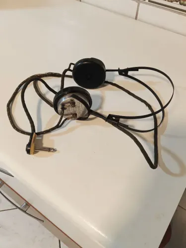 Fone de ouvido alta pendancia,BRANDES,MADE IN USA, muito antigo. Leia: