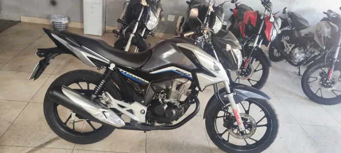 HONDA CG TITAN 160 CINZA 2023 Shalon veículos Cariacica 