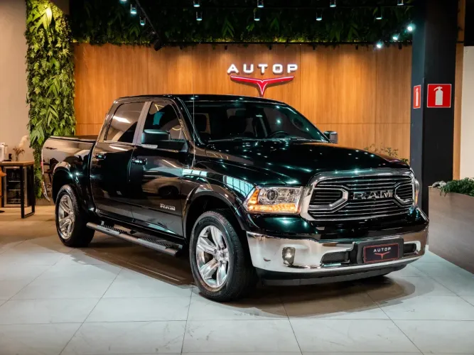 Ram Classic Laramie 5.7 V8 16V Gasolina 4X4 Aut. 2023