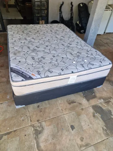 Cama casal padrão 1.38x1.88 Box e colchão de molas ensacadas ortobom ótimo estado e usado