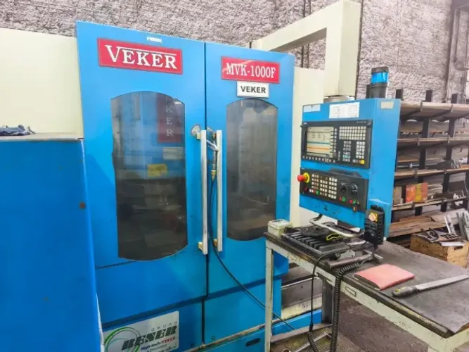 FRESADORA CNC