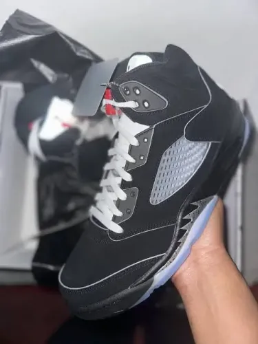 Jordan 5 OG Black Metallic 42 "1.1"