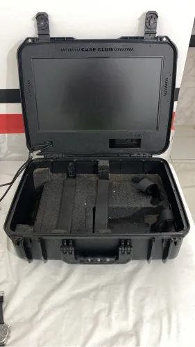 ? VENDO MALETA GAMER CASE COM MONITOR EMBUTIDO ?