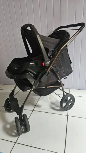 Carrinho e bebe conforto