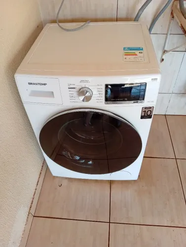 Vendo máquina lava e seca 1 ano de uso