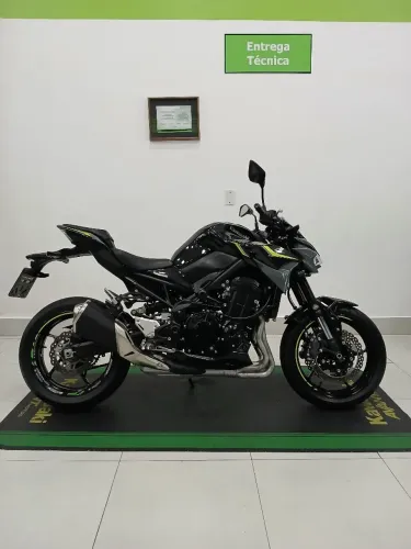 KAWASAKI Z900