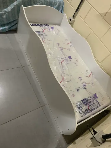 Cama infantil com colchão