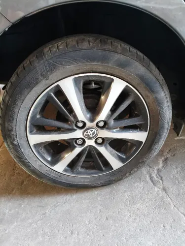 VENDO JOGO DE RODA YARIS ARO 15