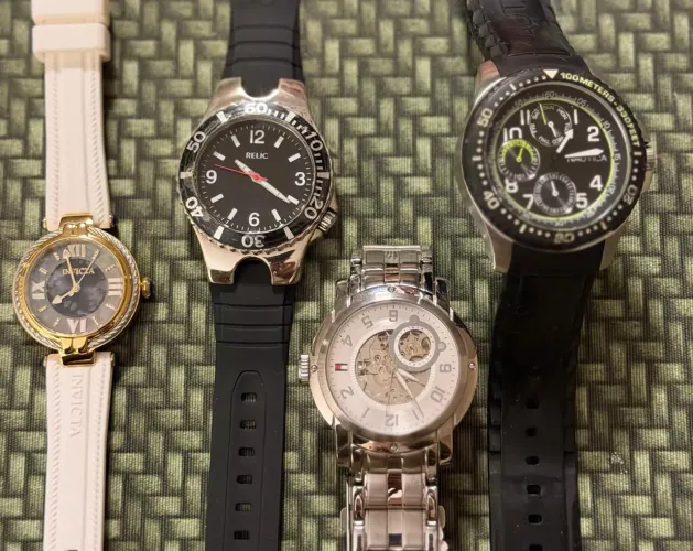 Nova oportunidade para negócios!! 3 relógios incríveis! Michael Kors, Náutica, Invicta etc