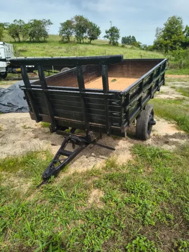Carreta para Trator em Madeira - 3Ton. - Recém Reformada