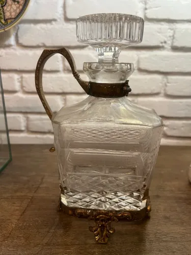 Garrafa em cristal e bronze vintage