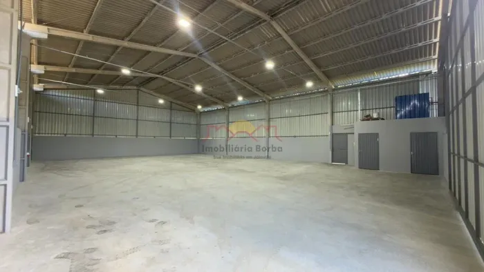 GALPÃO COM 450 M² PARA LOCAÇÃO