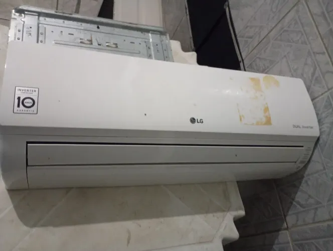 Split inverter 9.000 BTUs. 700 rs