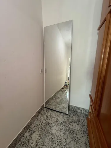 Vende se um espelho Seme novo usado poucas vezes 2,17 altura x67 largura