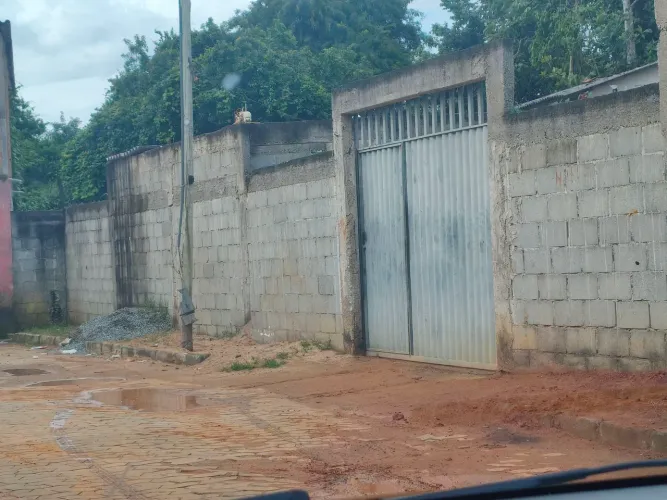 Casa com quintal grande