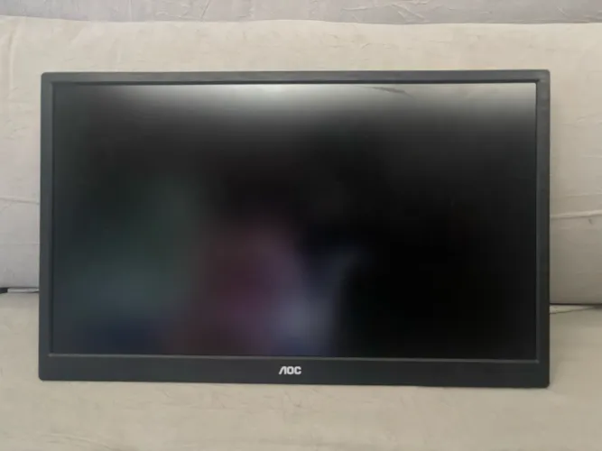 Monitor AOC novo