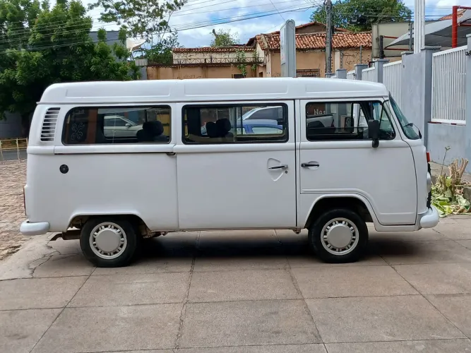 Volkswagen Kombi Lotação 1.4 MI Total Flex 8V 2012