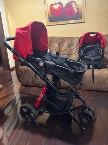 Carrinho de Bebê + Bebê Conforto Safety 1st