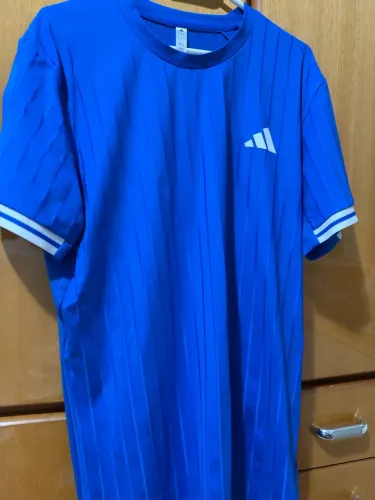 Camiseta adidas FLFT TEE PRO Paris. Camiseta de tênis