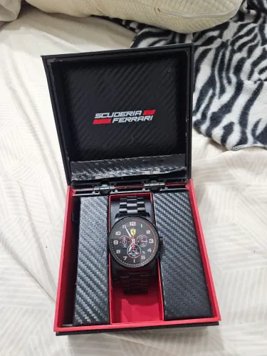 Relógio Scuderia Ferrari Preto em Aço Inox (Modelo SF.07.1.34.0026) na Caixa Original