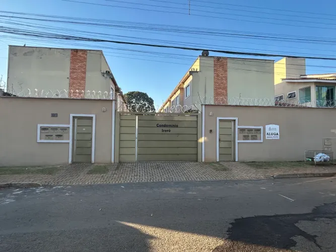 Sobrado em Cond. Fechado no Sta Genoveva