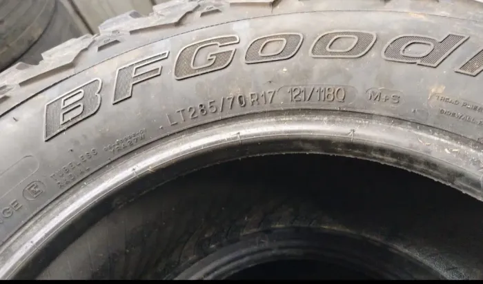 Vendo pneus em ótimo estado 