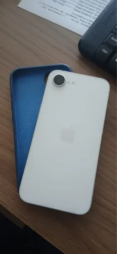 iPhone 16e