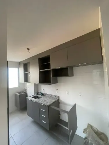Apartamento com 2 quartos com moveis planejados e sacada a venda