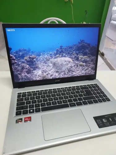 Notebook acer Rysen 5 7520U 8gb ram ddr5 256gb ssd.