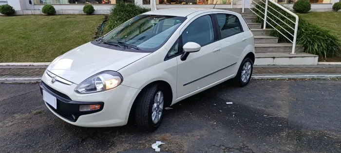 Fiat Punto Attractive 1.4 Fire Flex 8V 5P 2013
