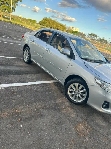 Toyota Corolla Altis 2.0 Flex 16V Aut. 2014