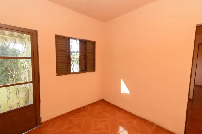 Casa à Venda - California, 8 Quartos, 306 m2