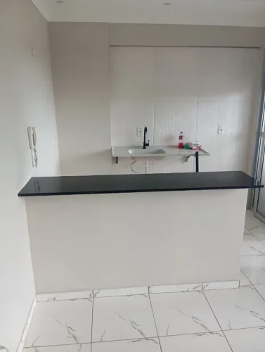 ALUGA-SE APARTAMENTO NO TOTAL LIFE, 2/4, TODO REFORMADO