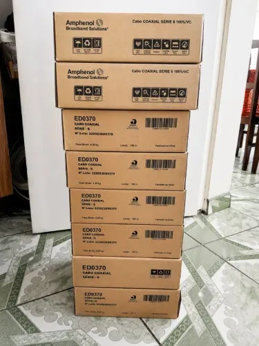 Oito caixas cabo coaxial rg6 