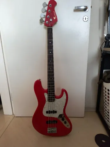 Baixo Eagle Jazz Bass Master Series + Cubo Borne CB30