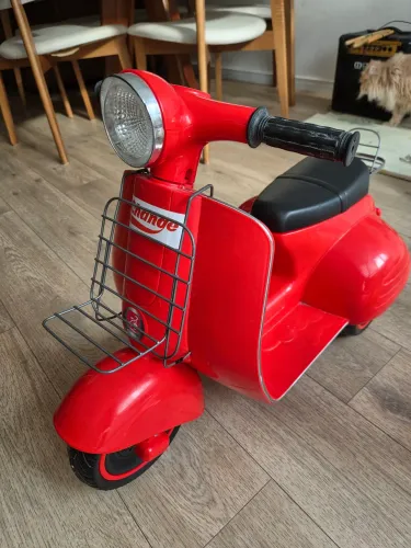 Moto elétrica infantil bandeirantes