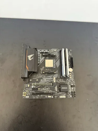Placa Mãe DDR4 Aorus Elite sem defeito AM4