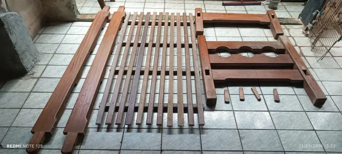 BASE DE ANGELIM PEDRA COM CABECEIRA SOLTEIRO (88X188CM)