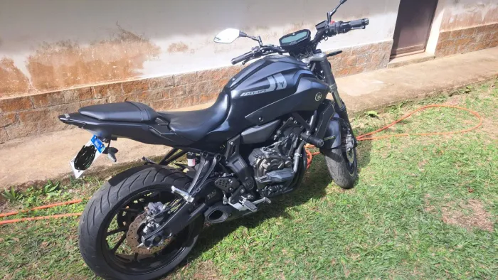 MT 07 impecável