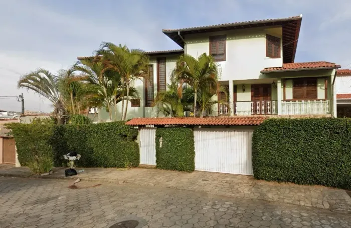 Sobrado 649m² em São Lourenço/MG