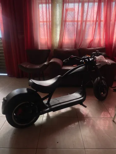 Scooter elétrica // moto elétrica estilo Harley-Davidson // Estilo CHOPPER // 2.000 watts