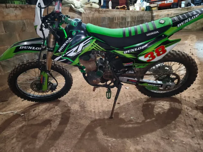Vendo CRF 230 trilha