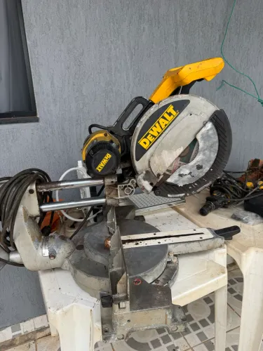 Serra esquadrilha  Dewalt 708 