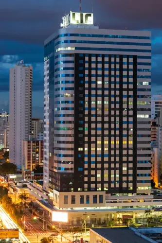 OPORTUNIDADE - Sala Comercial - 51m2 - 3 ambientes + lavabo - Lourenço Office - St.OESTE