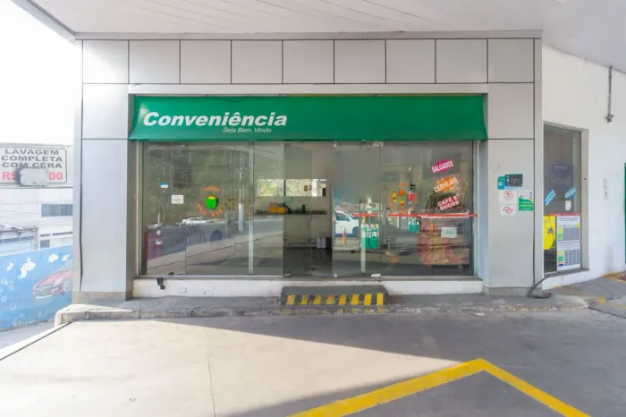 Loja em posto na Avenida Afonso de Sampaio e Sousa, 2578 - Loja 01 45 m²