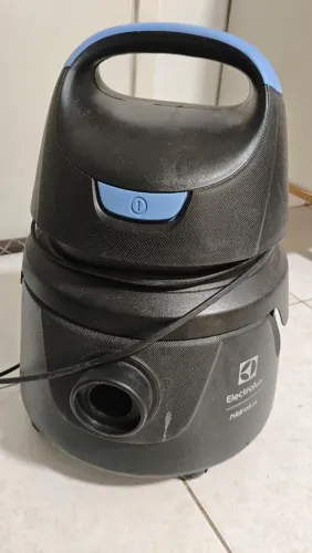 Aspirador de Pó e Água Electrolux